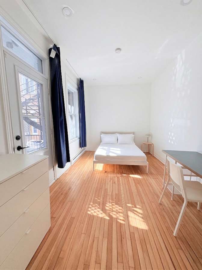 HelloMontreal's room