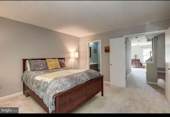 Jen B's room
