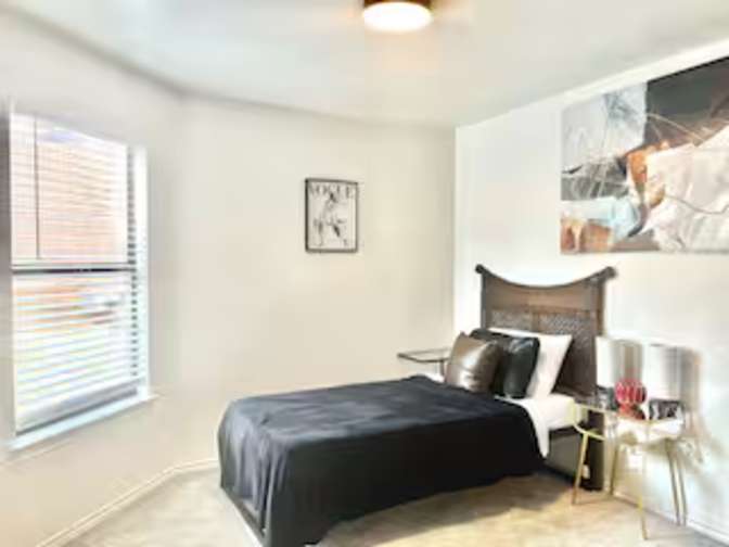 Kelly's room