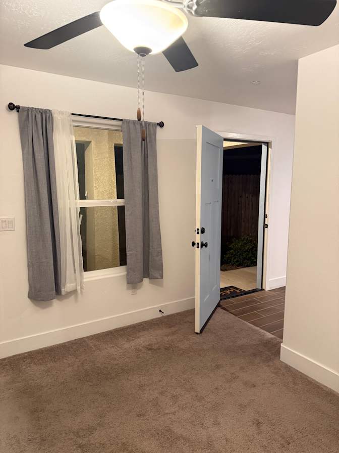 Raul's room
