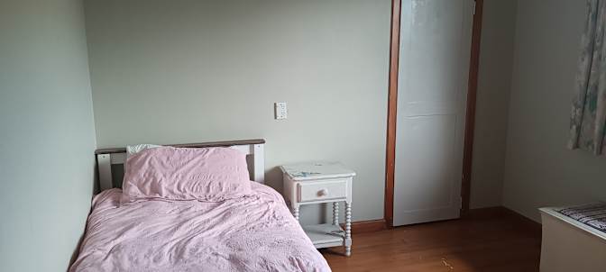 CHRISTELLE's room