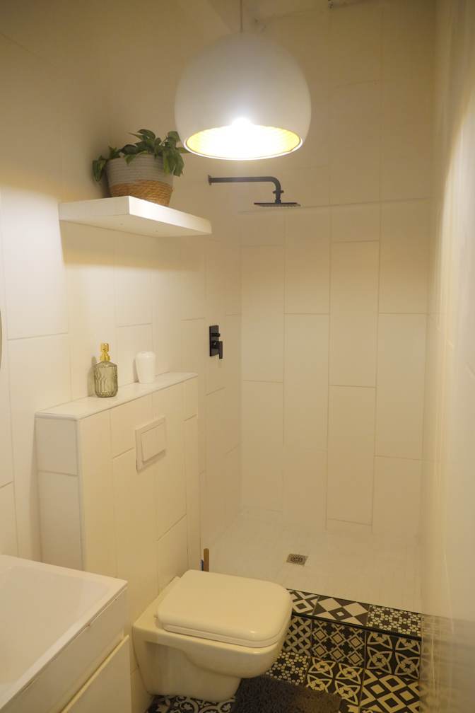 Luxurious Management Solutions's room