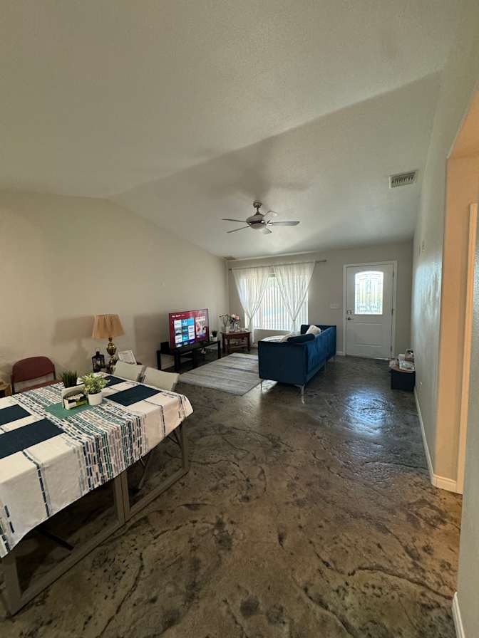 Luis's room