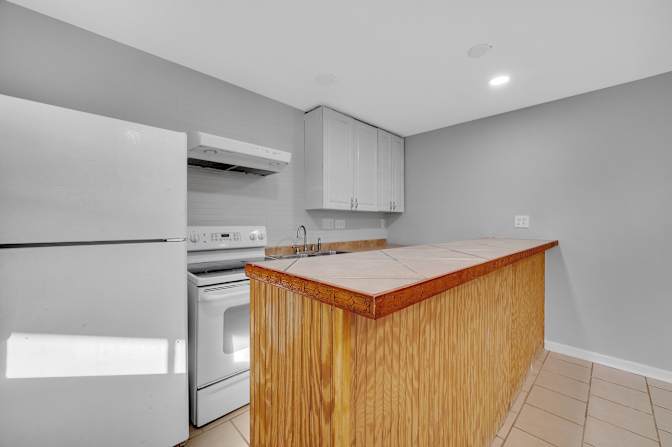 lifedoorrentals's room