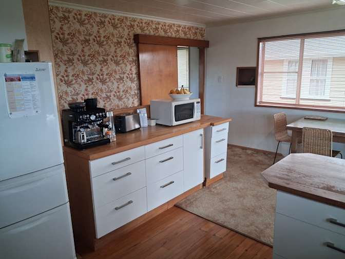 Anton Bowker's room