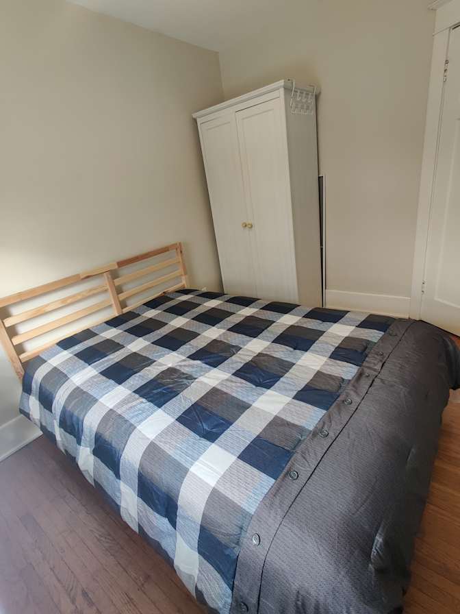 Carlos's room