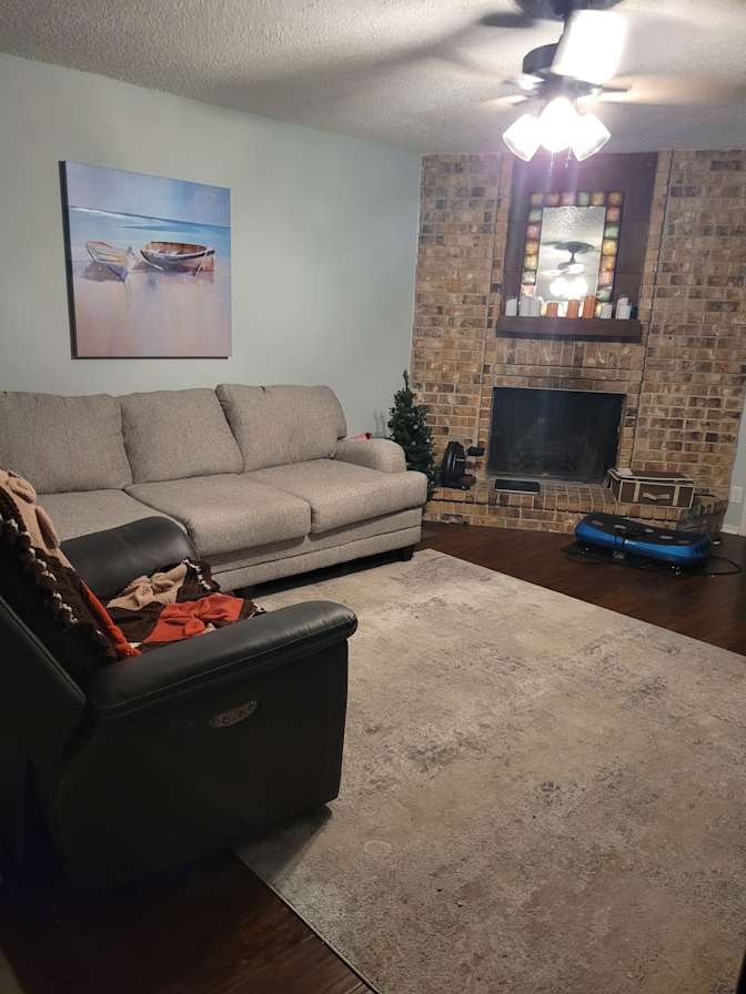 Linda Jones's room