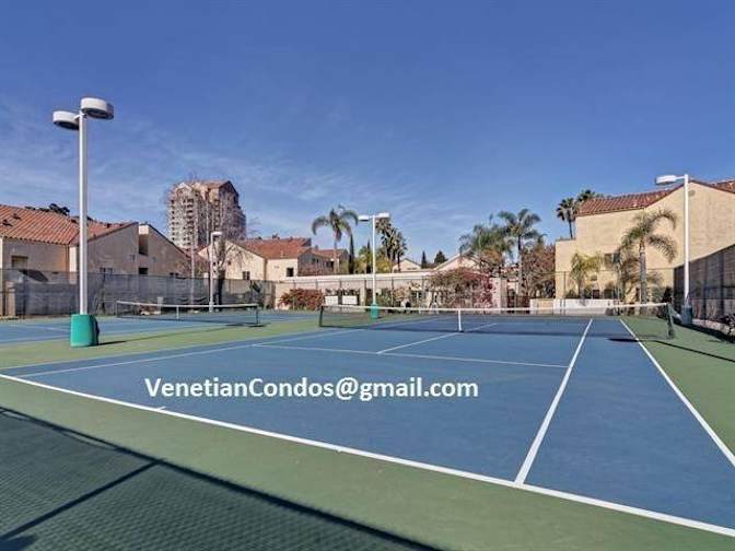 Venetian Condos's room