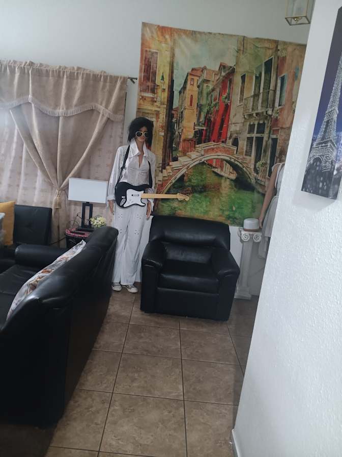 mark's room