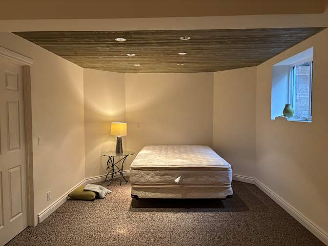 Canmore Room Rental's room
