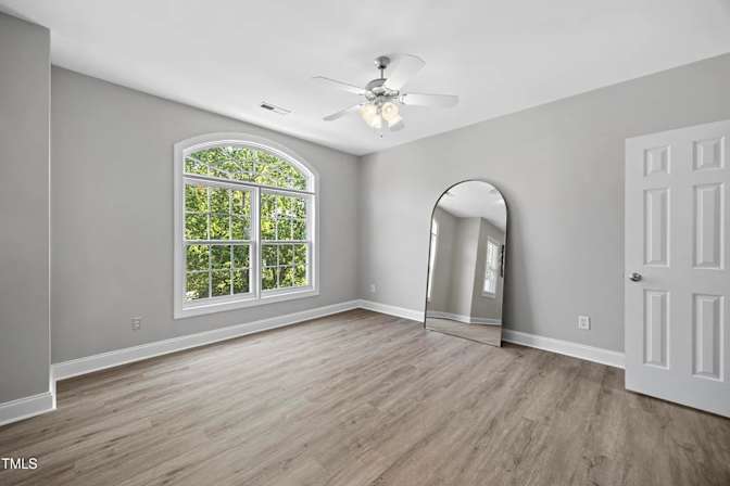 Alcove Rooms's room