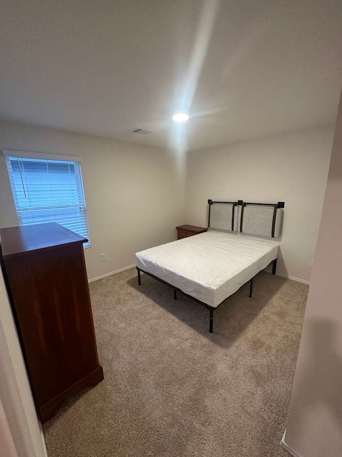 Raul's room