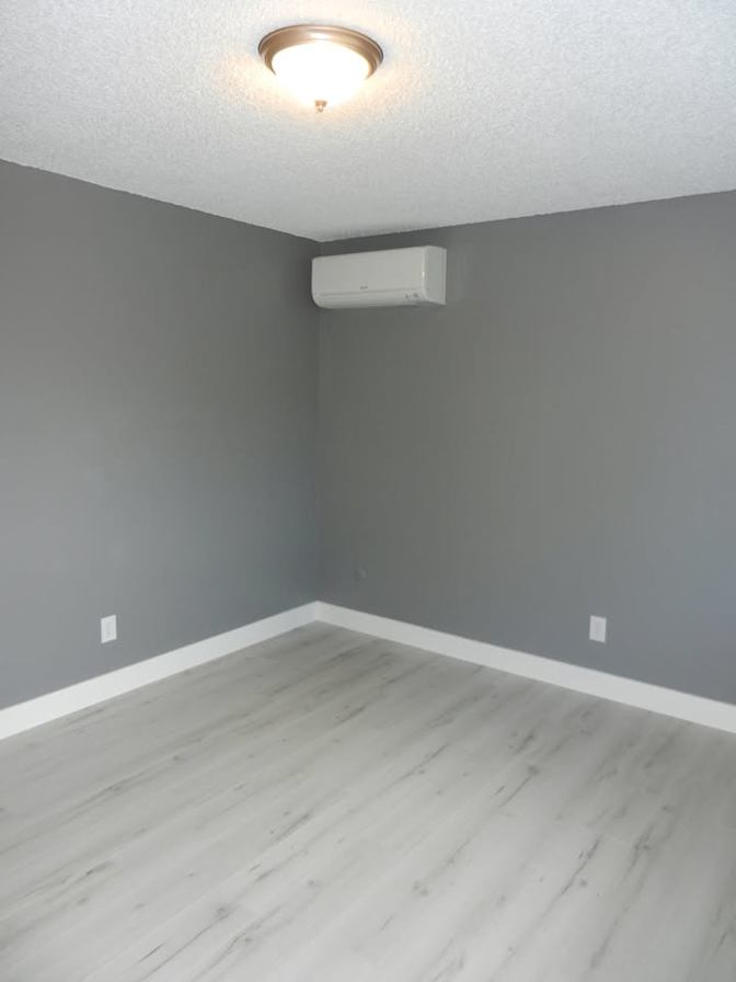 Lee's room