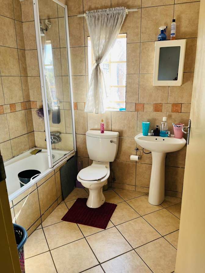 Ayanda's room