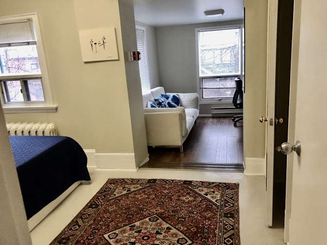 Mahnaz Shahrzad Asr's room
