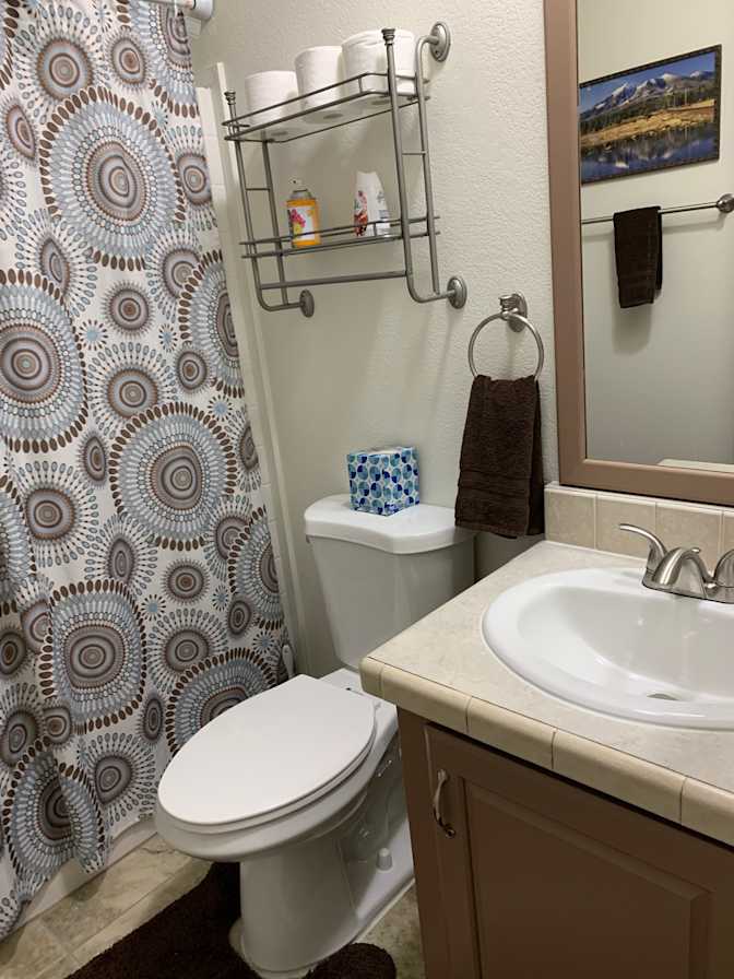 JENNIFER's room