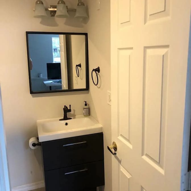 rentplacestampa's room