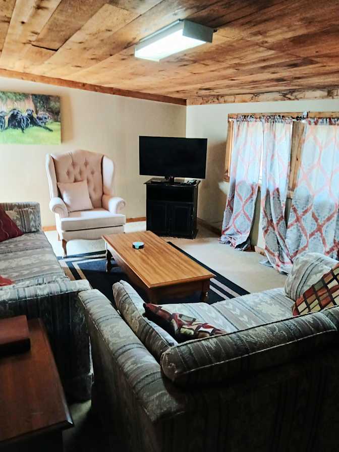 Dee's room