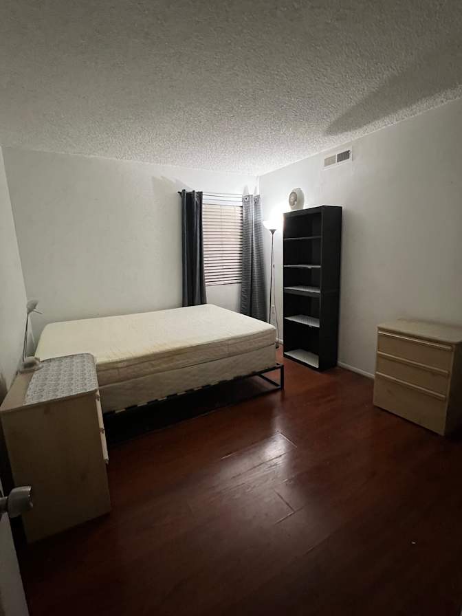 Loretta javier's room