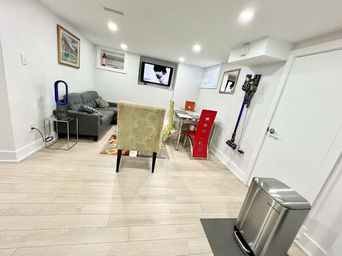 Mark Kay's room