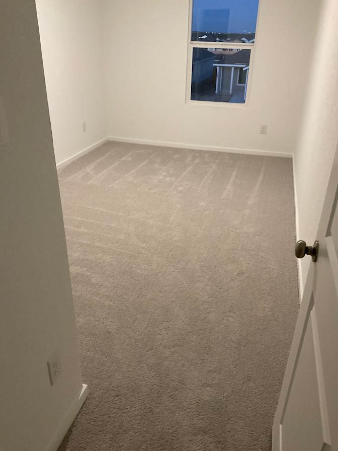 Luis's room
