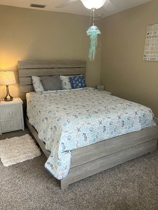 Judy vee's room
