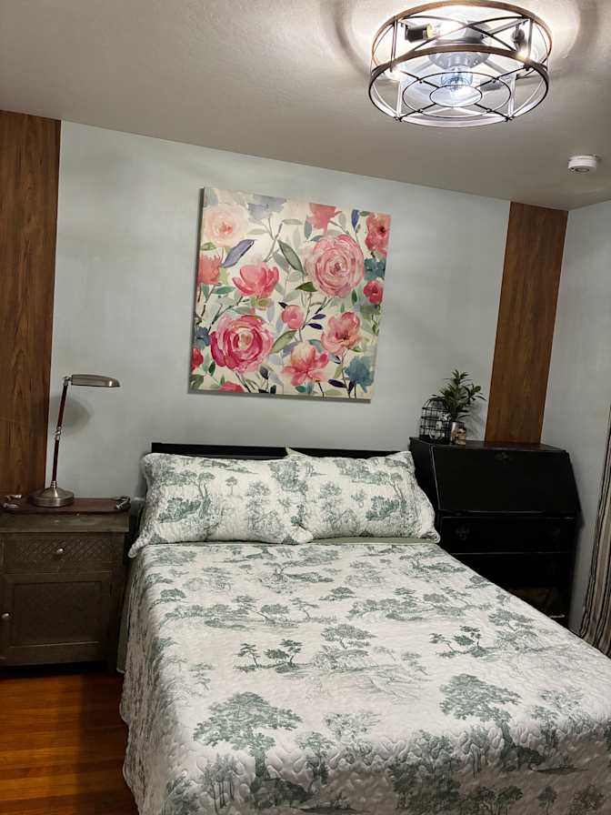 Ren's room