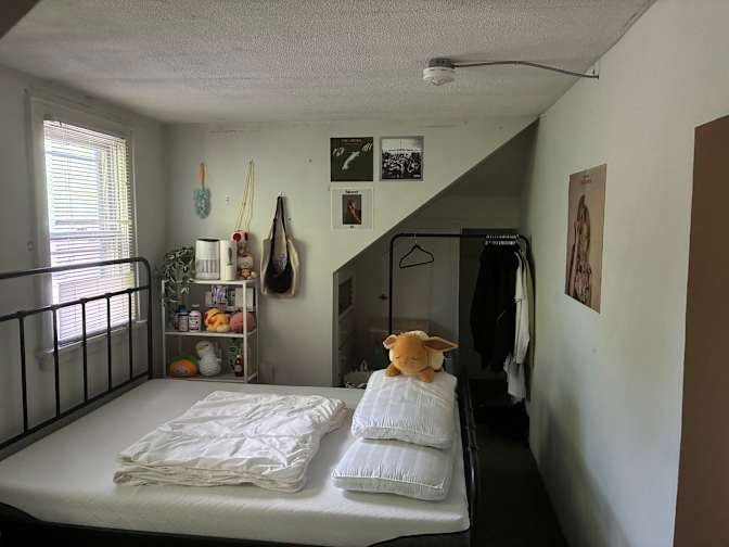 Hector Jiang's room