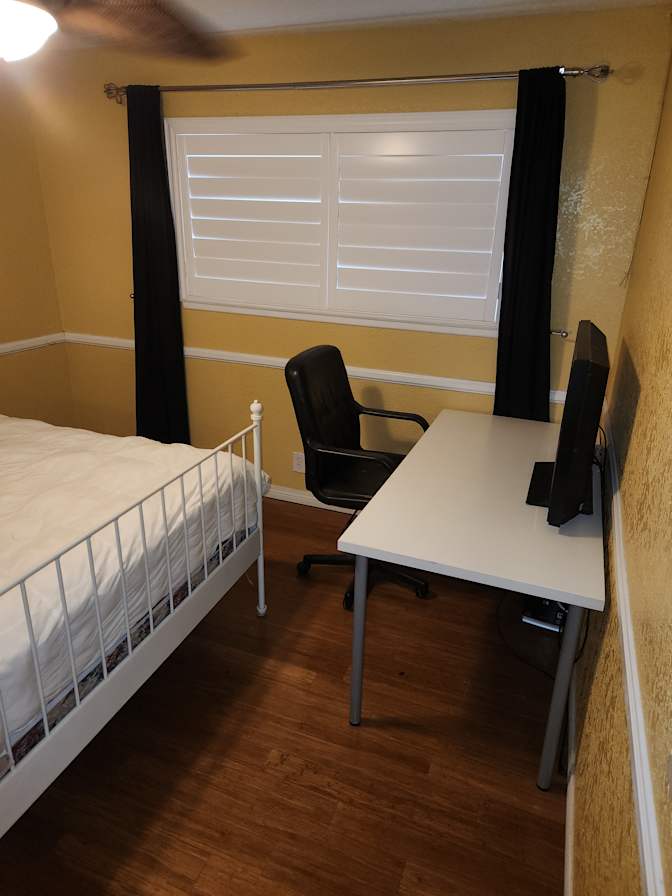 Luis's room