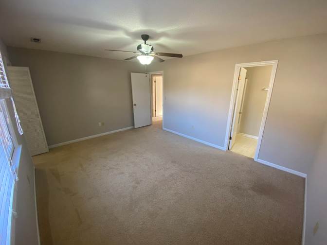 Alcove Rooms's room