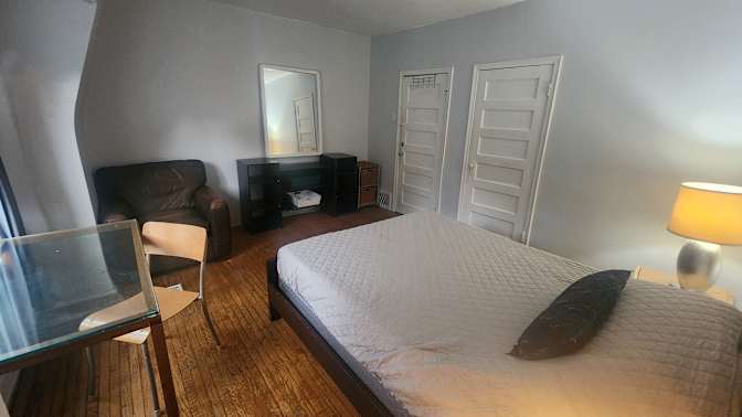 Laure's room