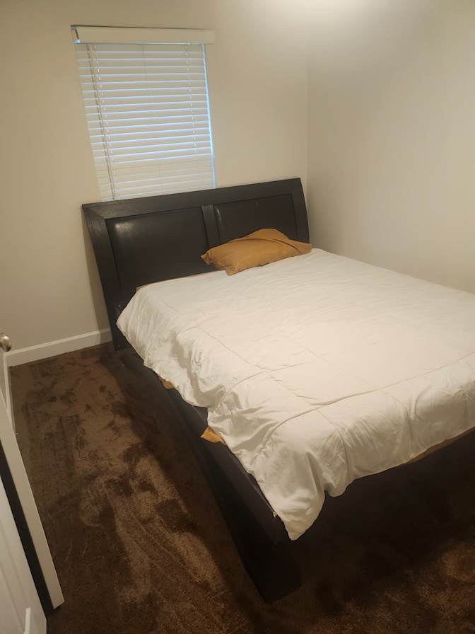 Eshaq's room