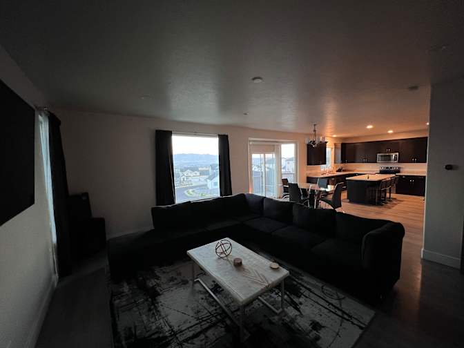 Lee's room