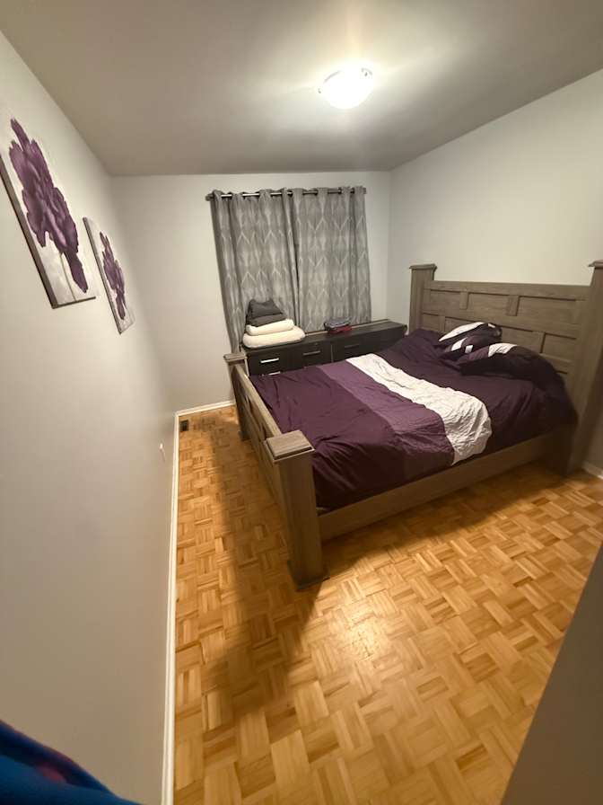 Simon's room