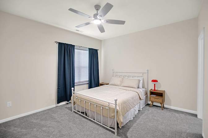 Alcove Rooms's room