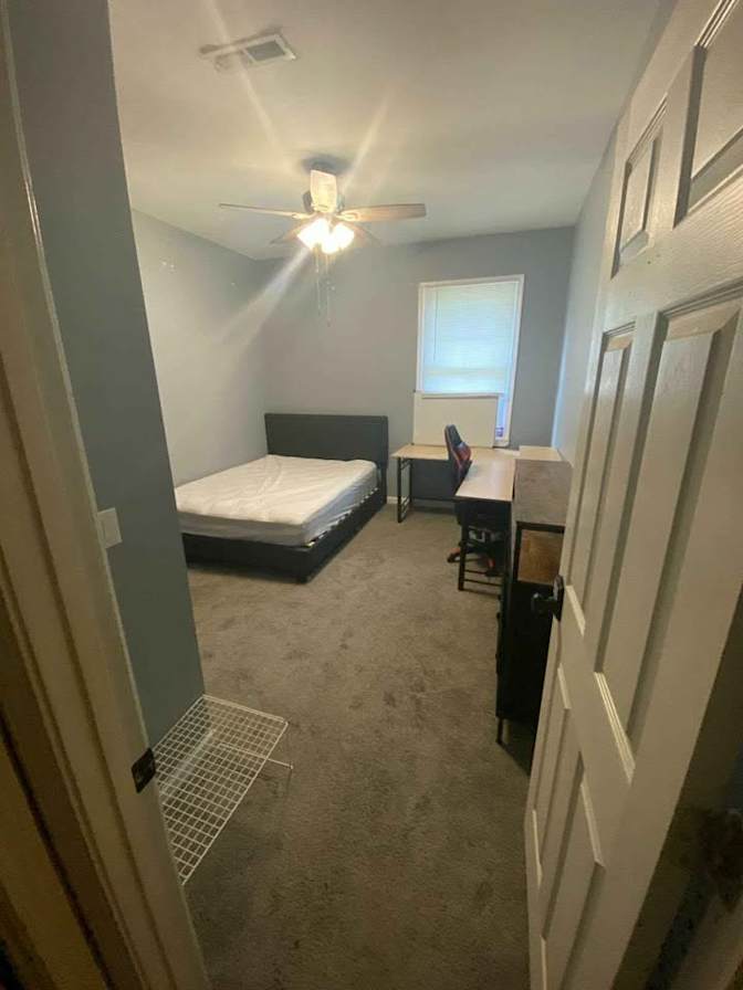 Hala's room