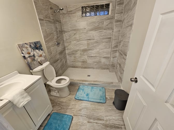 CL&C Property Management and Consulting's room