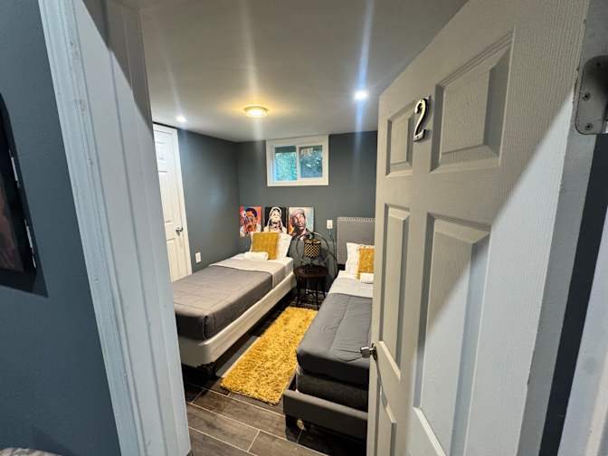 Alcove Rooms's room