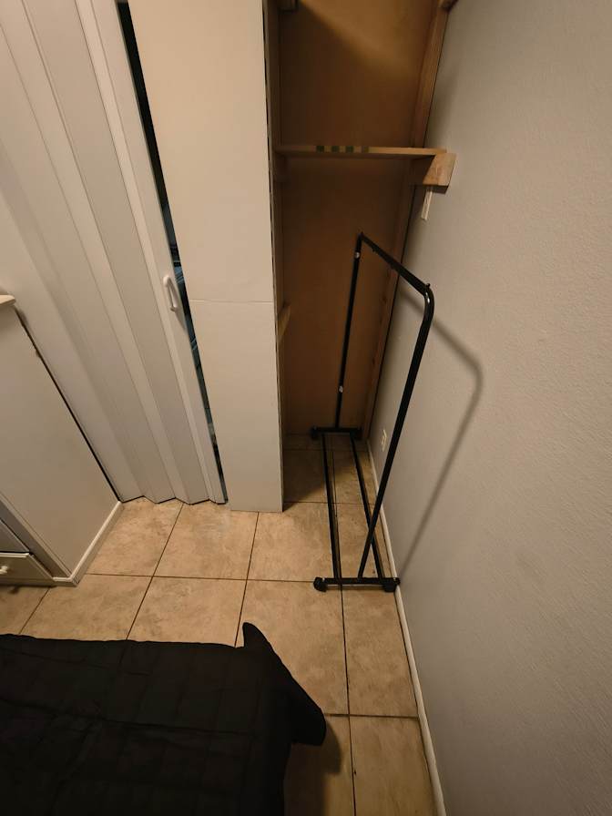 Carlos's room