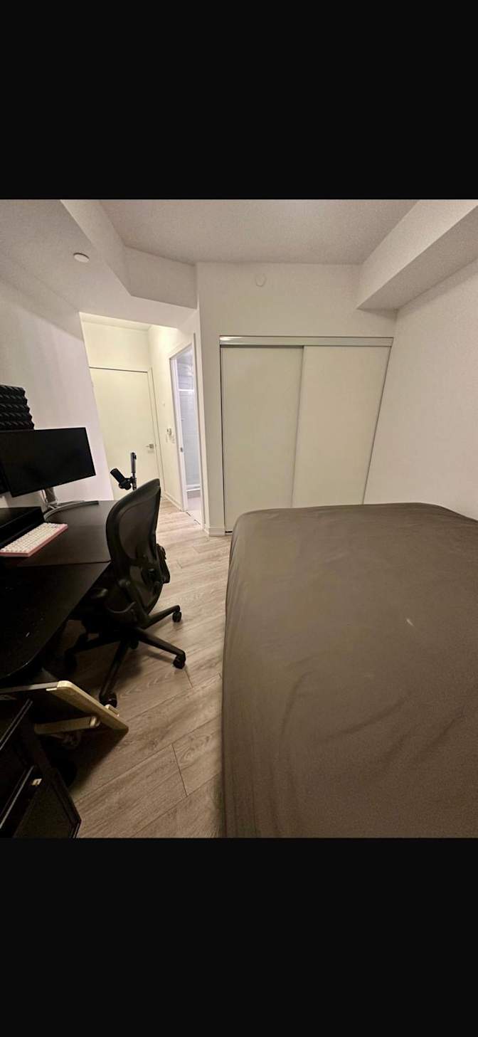 Hasan's room