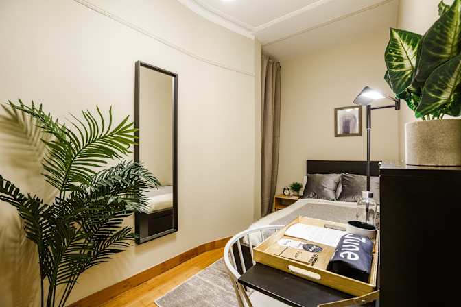 Sam June's room