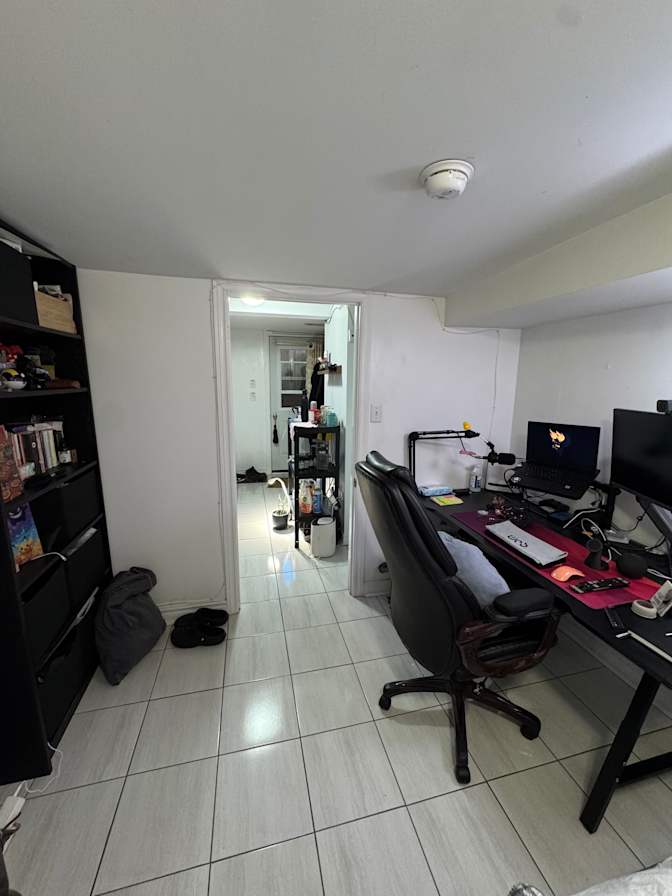 Yan's room