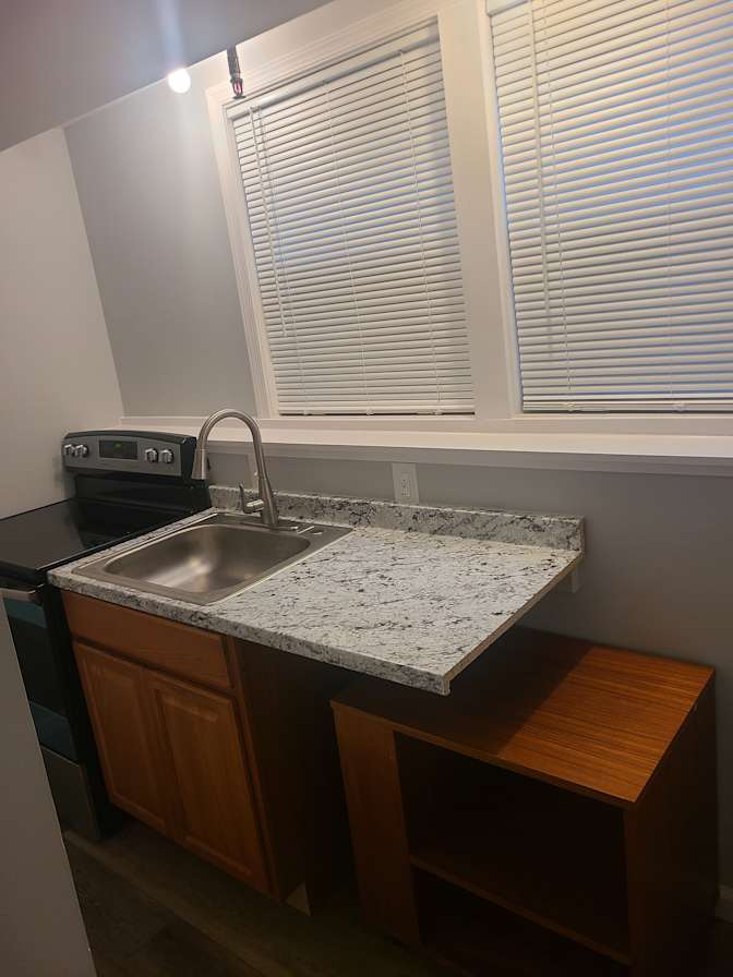 Wale basement Apartment's room