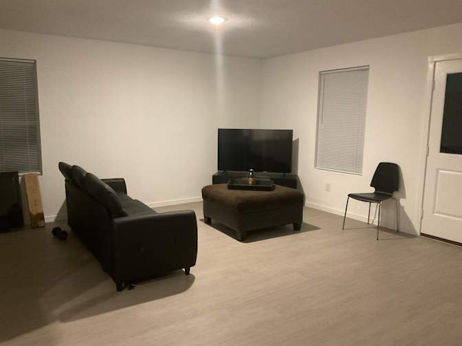 Luis's room