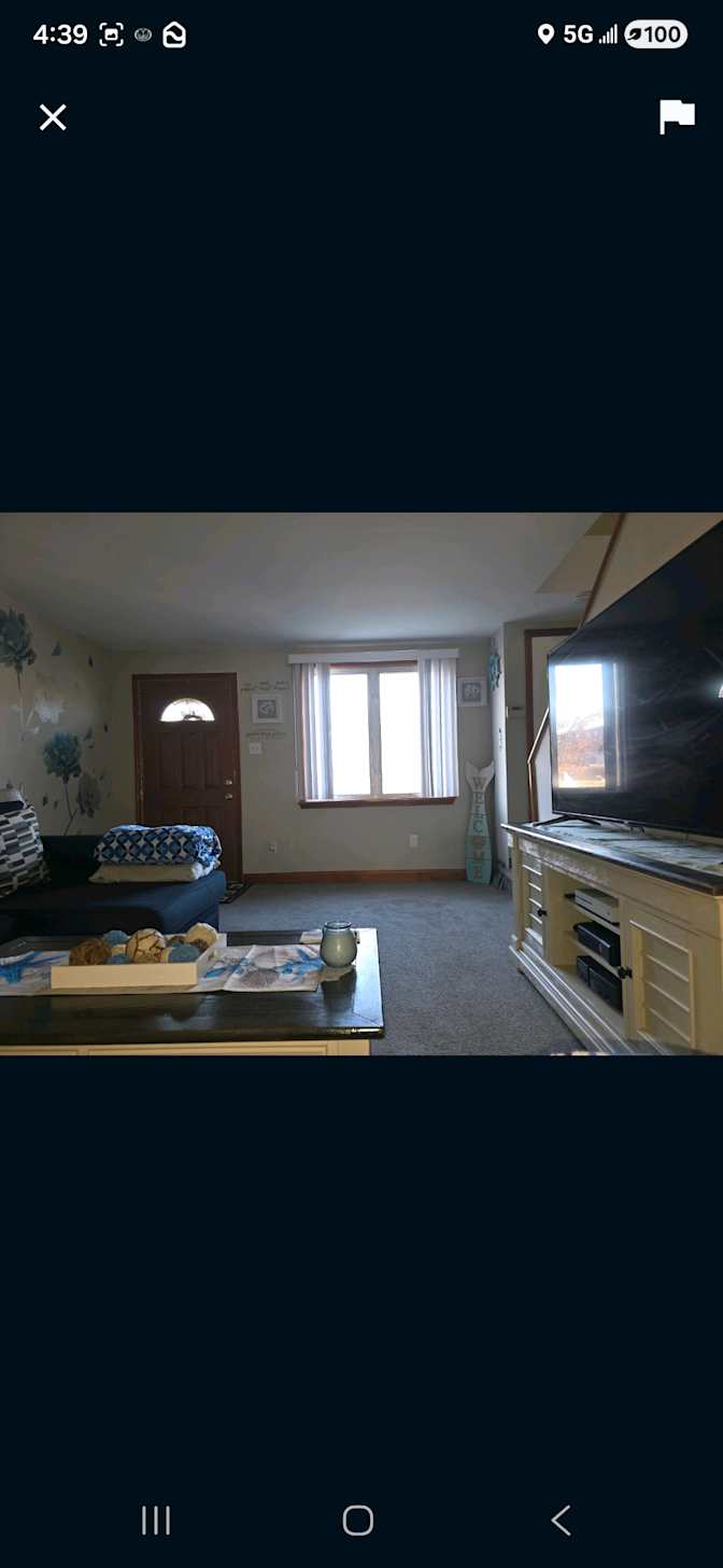 Derrick scott's room