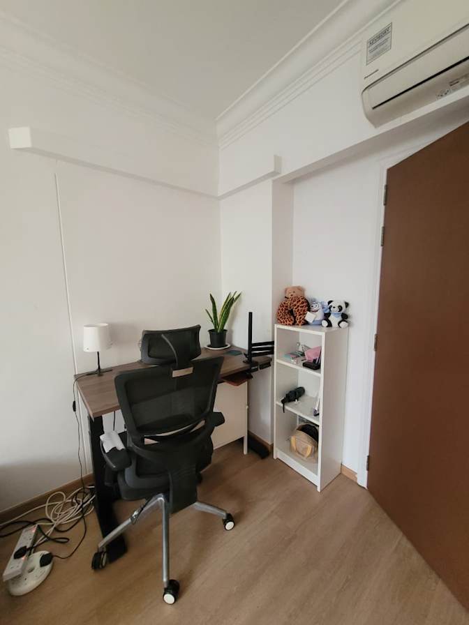 Carlos Salvador's room