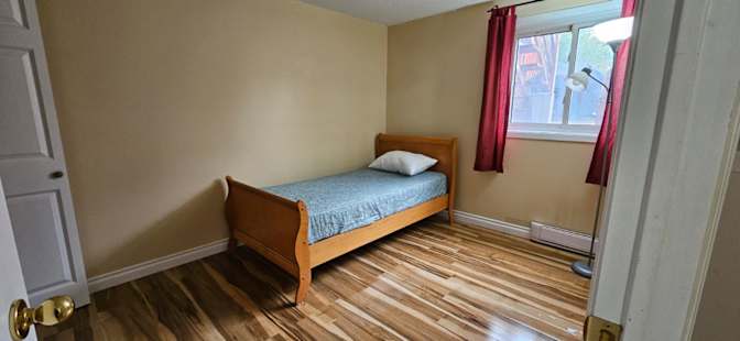 Whatiker's room