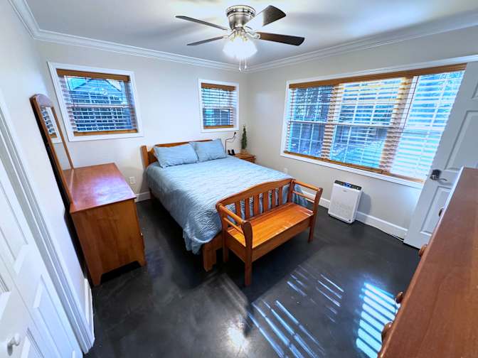 André's room