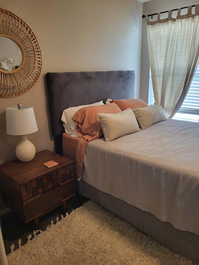 Liz's room