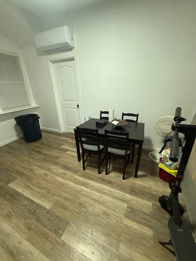 Carlos's room